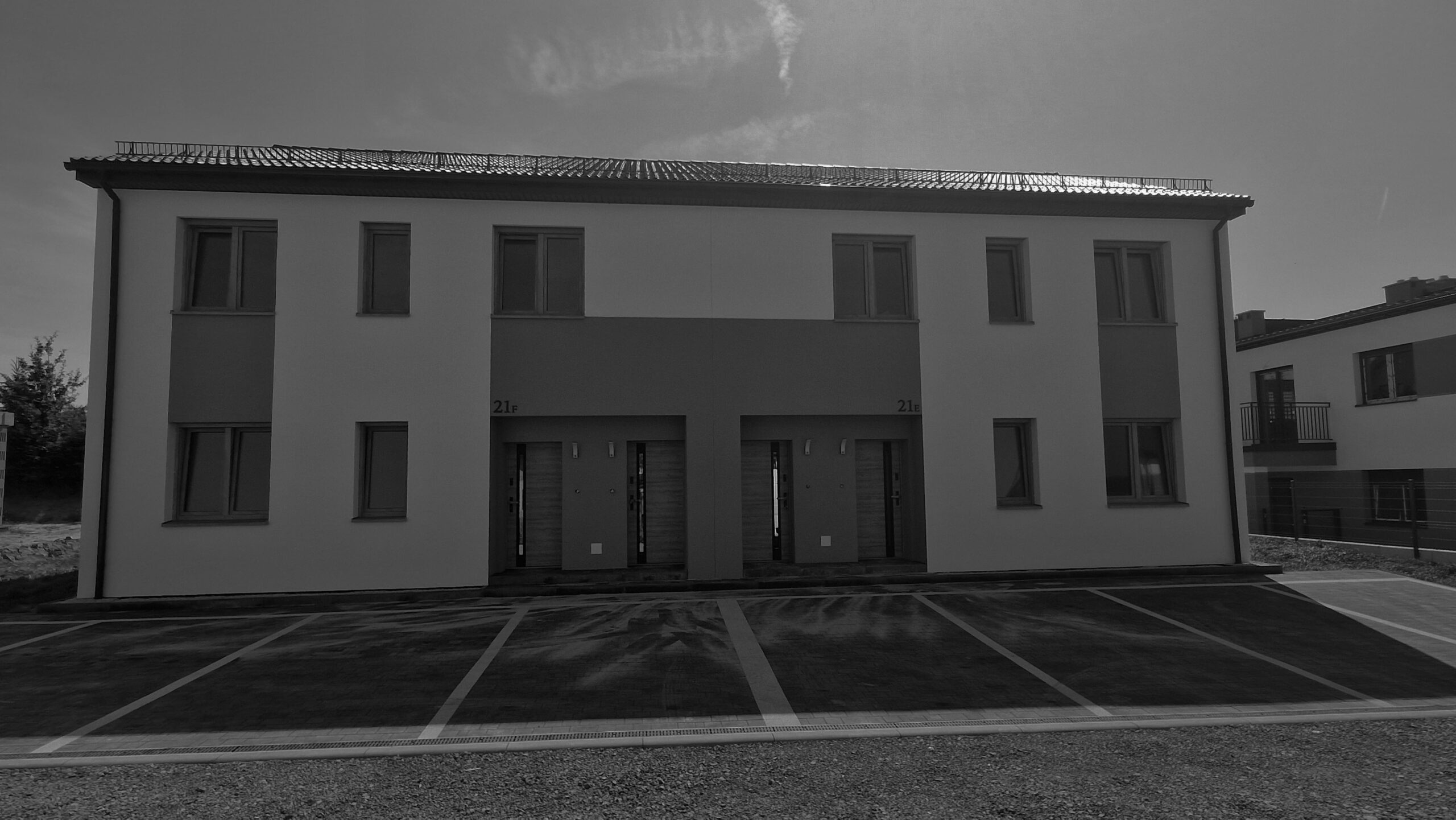 20250721_104216 Budynek dom, bliźniak - przód